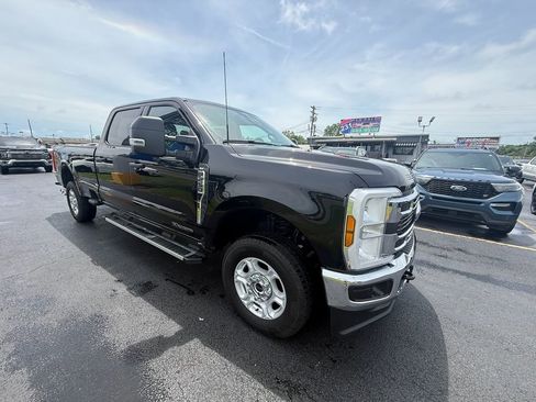 Used 2025 Ford F250 XLT AWD/4WD image 1