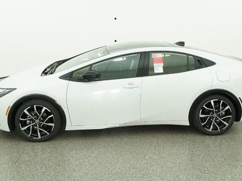 New 2026 Toyota Prius XSE Premium image 3