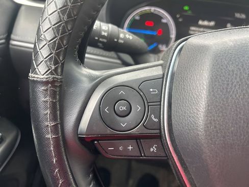 Used 2024 Toyota Venza XLE image 24