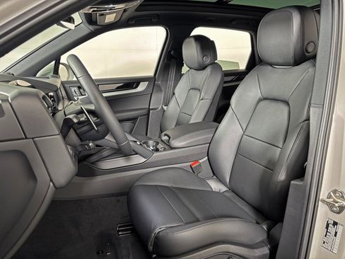 New 2026 Porsche Cayenne image 5