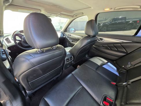 Used 2021 INFINITI Q50 Luxe RWD image 8