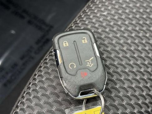 Certified 2023 GMC Acadia SLE w/ Driver Convenience Package image 33