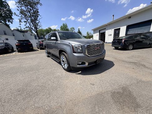 Used 2019 GMC Yukon XL Denali w/ Denali Ultimate Package AWD/4WD image 23