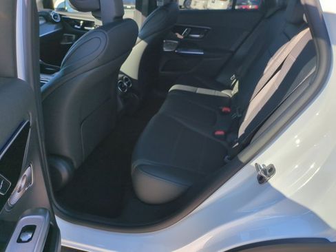 Used 2025 Mercedes-Benz GLC 300 image 19