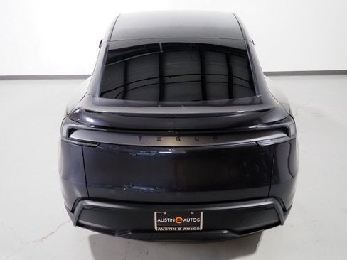 Used 2026 Tesla Model Y Long Range RWD image 8