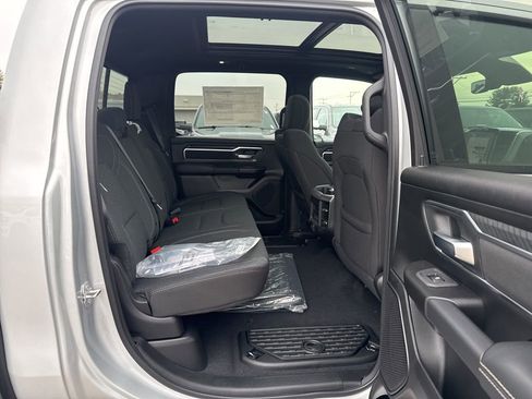 New 2026 RAM 1500 4x4 Crew Cab image 27