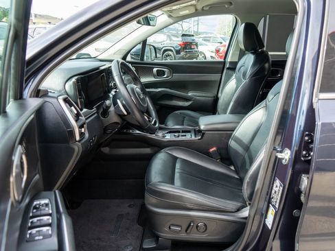 Used 2023 Kia Sorento EX image 11