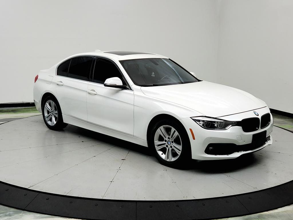 Used 2017 BMW 330i xDrive Sedan AWD/4WD image 3