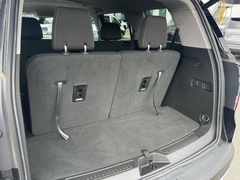 Used 2023 GMC Acadia SLE w/ Driver Convenience Package image 29