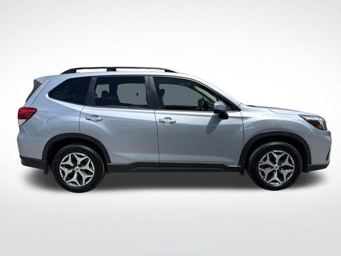 Used 2019 Subaru Forester Premium AWD/4WD image 16