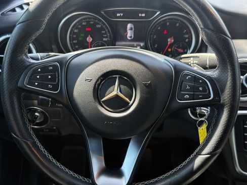 Used 2018 Mercedes-Benz CLA 250 image 16
