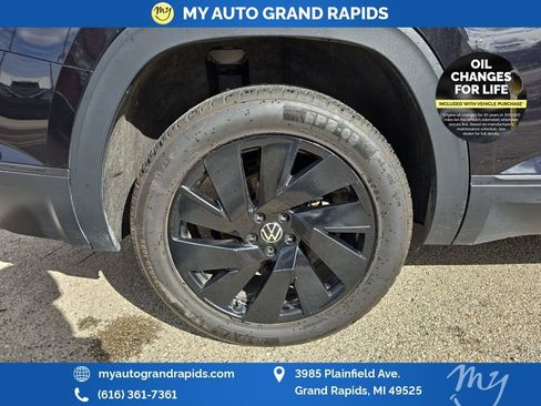 Used 2024 Volkswagen Atlas SE image 32