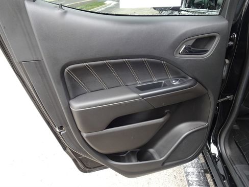 Used 2022 GMC Canyon Denali image 17