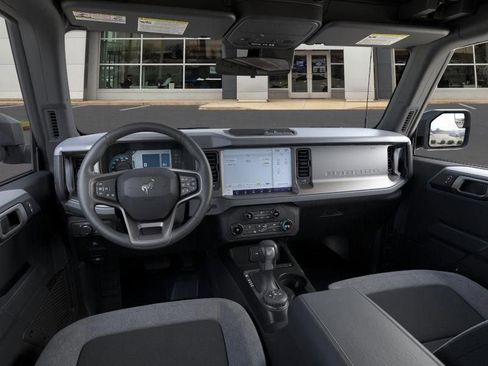 New 2025 Ford Bronco 4-Door image 9