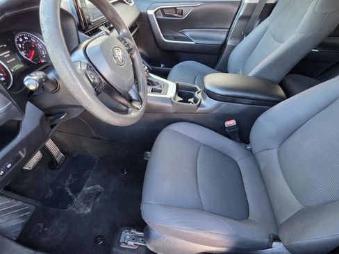 Used 2021 Toyota RAV4 LE image 7