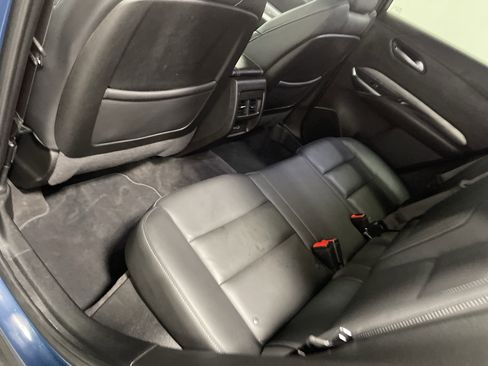 Used 2025 Cadillac XT4 Premium Luxury image 17