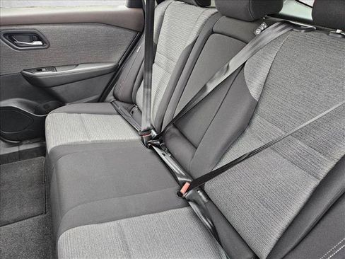 Used 2023 Nissan Rogue SV FWD image 10