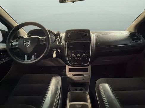 Used 2016 Dodge Grand Caravan SE w/ Quick Order Package 29E SE FWD image 9