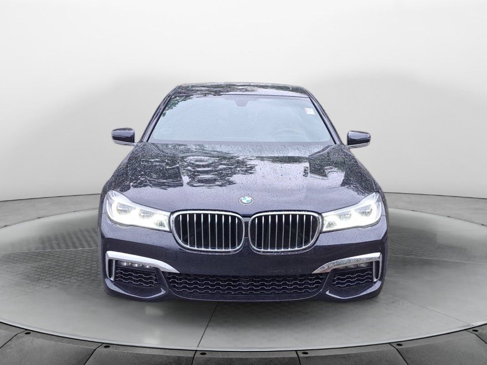 Used 2016 BMW 750i RWD image 2