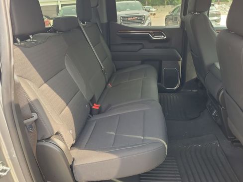 Used 2023 Chevrolet Silverado 1500 LT AWD/4WD image 28