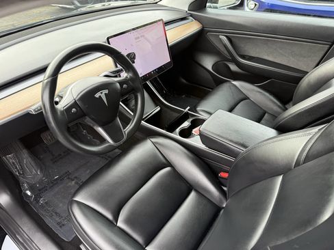 Used 2018 Tesla Model 3 Long Range image 9