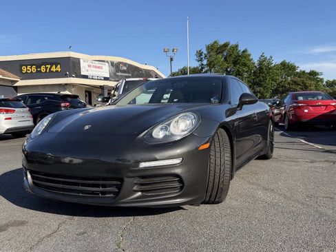 Used 2016 Porsche Panamera Edition RWD image 17