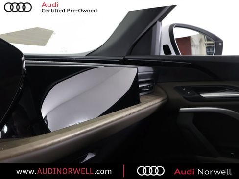 Certified 2025 Audi Q5 Premium w/ Convenience Package AWD/4WD image 8