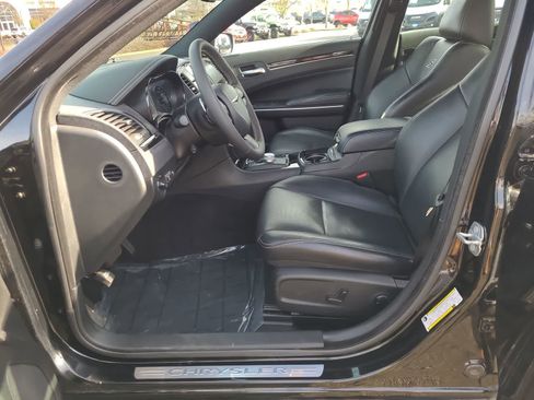 Used 2022 Chrysler 300 S w/ Comfort Group image 19