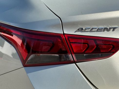 Used 2018 Hyundai Accent SE image 23