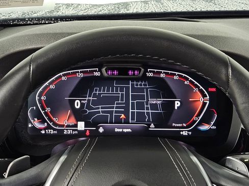 Used 2023 BMW 540i w/ Executive Package image 28