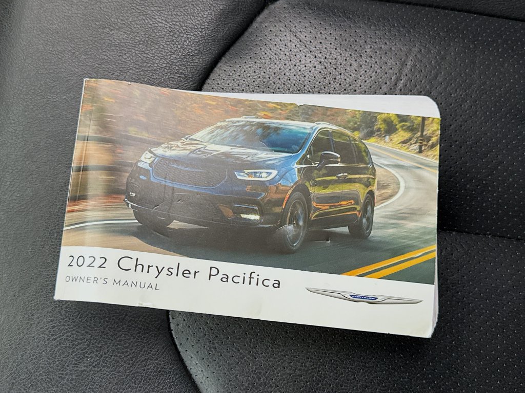 Used 2022 Chrysler Pacifica Touring-L FWD image 35
