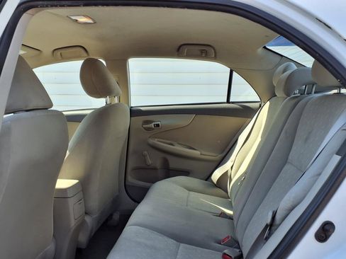 Used 2010 Toyota Corolla image 8