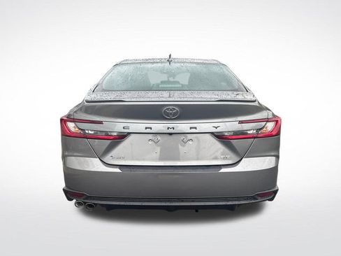 Used 2025 Toyota Camry SE FWD image 4