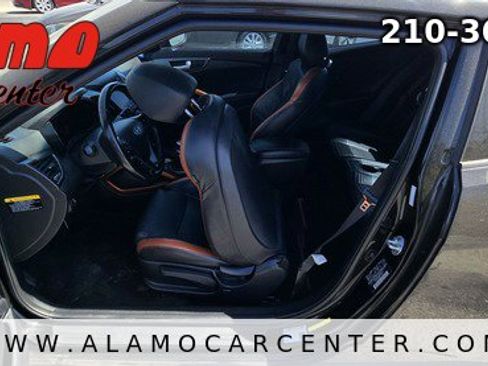 Used 2016 Hyundai Veloster Turbo image 25