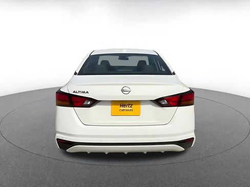 Used 2025 Nissan Altima 2.5 SV FWD image 12