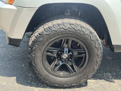 Used 2007 Jeep Grand Cherokee Limited AWD/4WD image 9