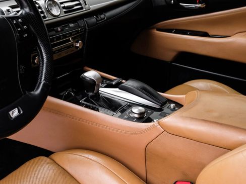 Used 2014 Lexus LS 460 AWD w/ F Sport Package image 35