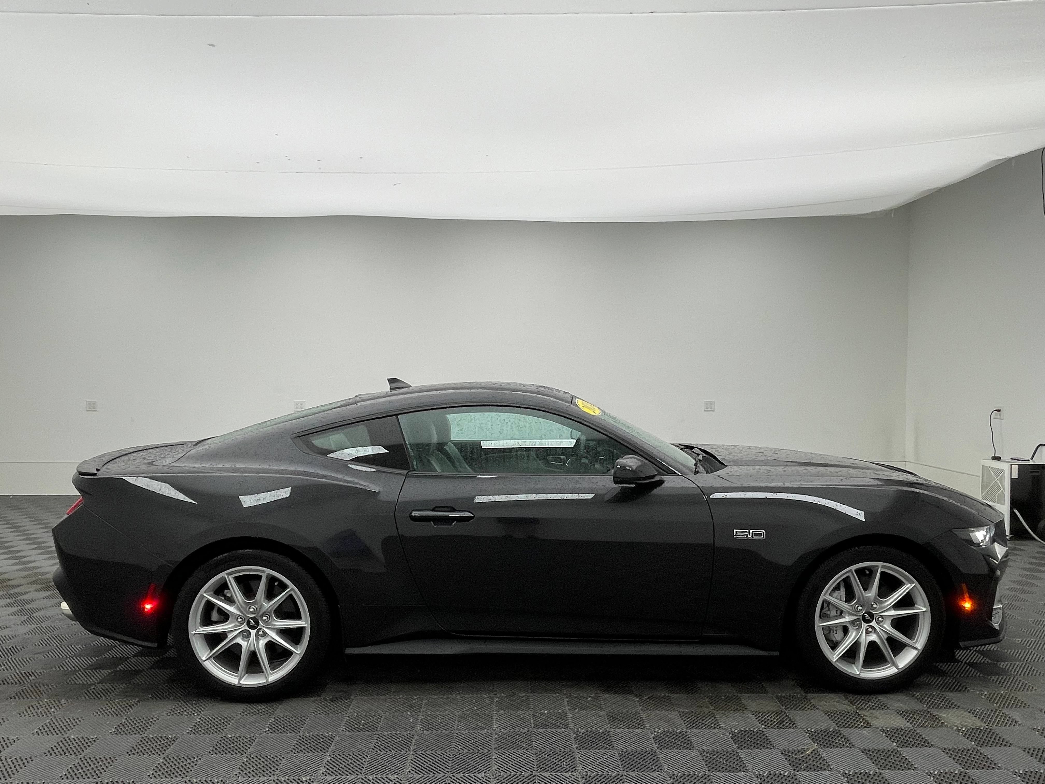 Used 2024 Ford Mustang GT Premium RWD image 6