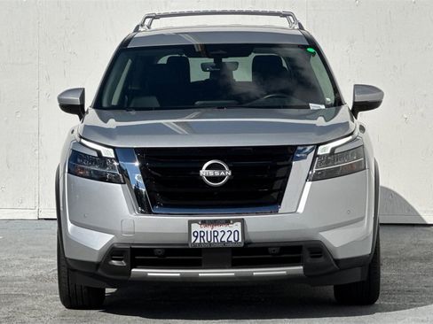 Certified 2024 Nissan Pathfinder SL image 10