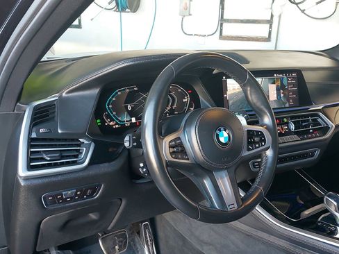 Used 2019 BMW X5 xDrive50i w/ M Sport Package image 16
