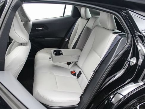 Used 2024 Toyota Prius XLE FWD image 18