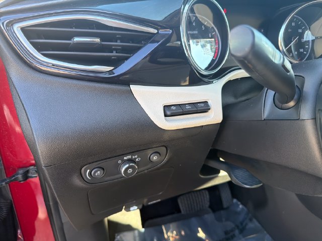 Used 2020 Buick Encore GX Essence w/ Experience Buick Package FWD image 12