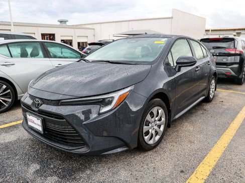 Used 2026 Toyota Corolla LE FWD image 1