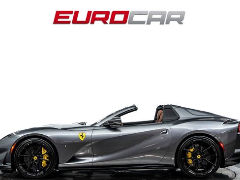 Used 2022 Ferrari 812 GTS RWD image 2