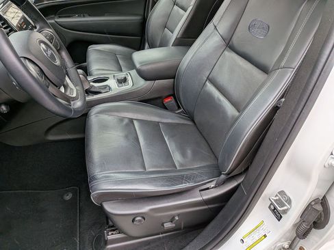 Certified 2021 Jeep Grand Cherokee Overland image 24