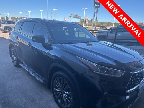 Used 2021 Toyota Highlander Platinum image 1