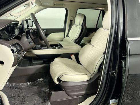 Used 2024 Lincoln Navigator Black Label image 12