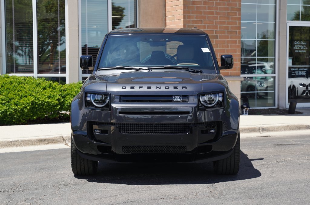 Used 2026 Land Rover Defender 110 X-Dynamic SE AWD/4WD image 4