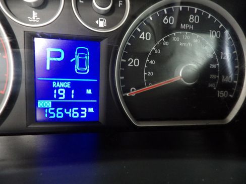 Used 2010 Hyundai Elantra SE FWD image 18