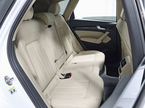 Used 2019 Audi Q5 2.0T Premium Plus w/ Premium Plus Package image 31